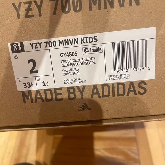 Yeezy  kids Boost 700 MNVN - Picture 6 of 11